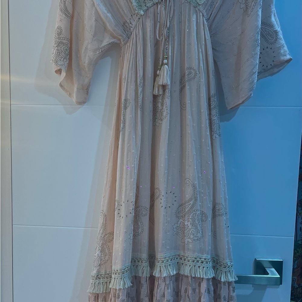 One Size fits all beautiful dress - Picture 4 of 4